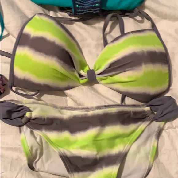 Assorted bathing suits - Picture 3 of 5